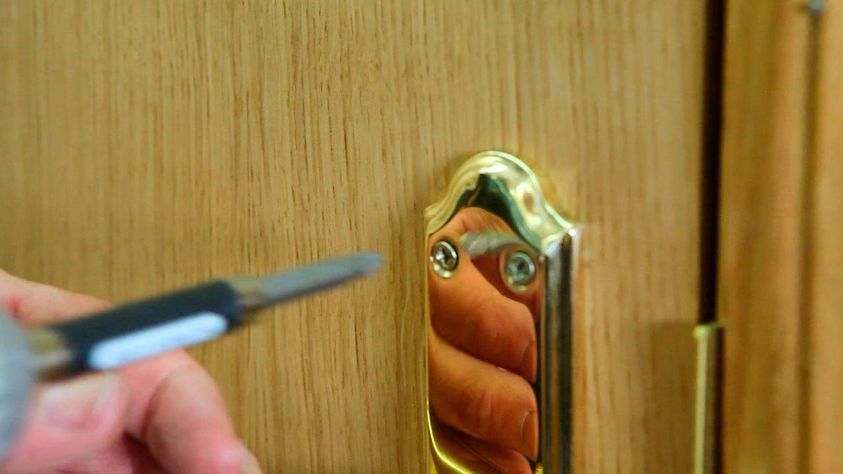 Reforzar sujeción de manilla paso 8