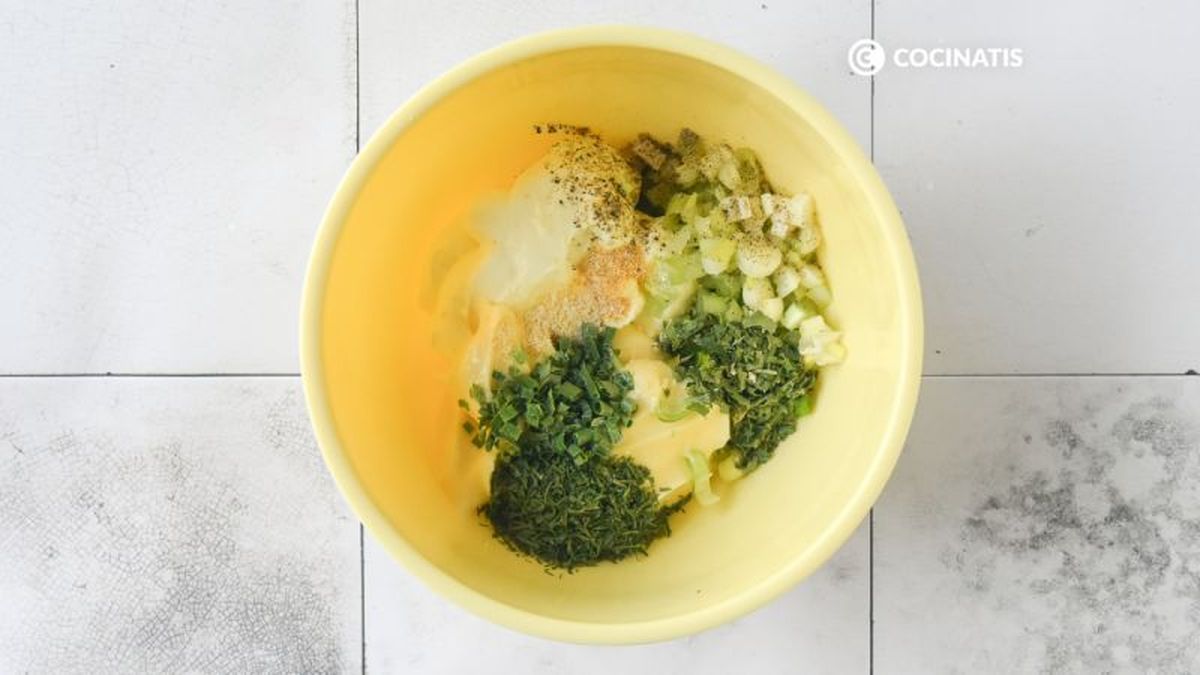 Mezclamos las especias de la salsa ranchera