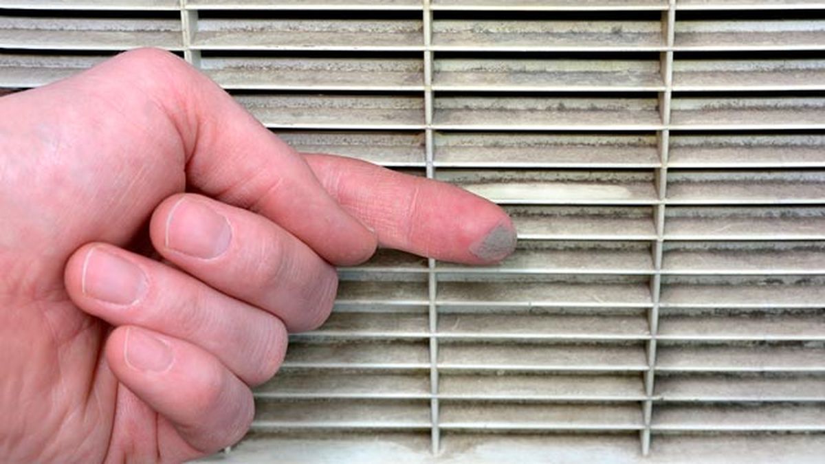 como limpiar la casa tras la calima persianas ventanas