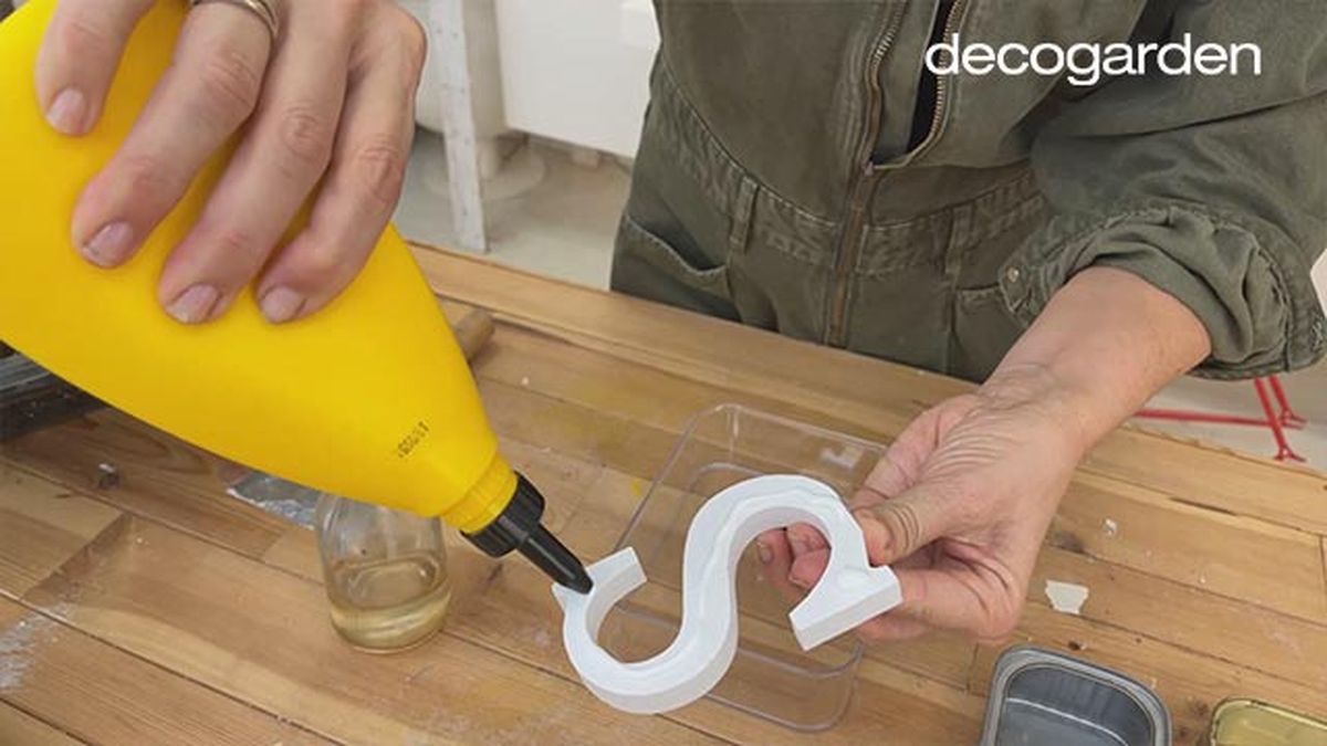 como hacer un sujetalibros de cemento paso 1