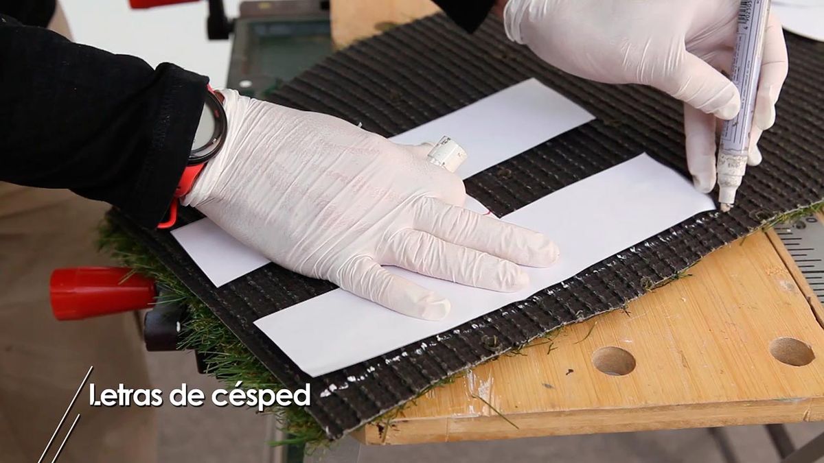 Como hacer letras decorativas con cesped artificial paso 3