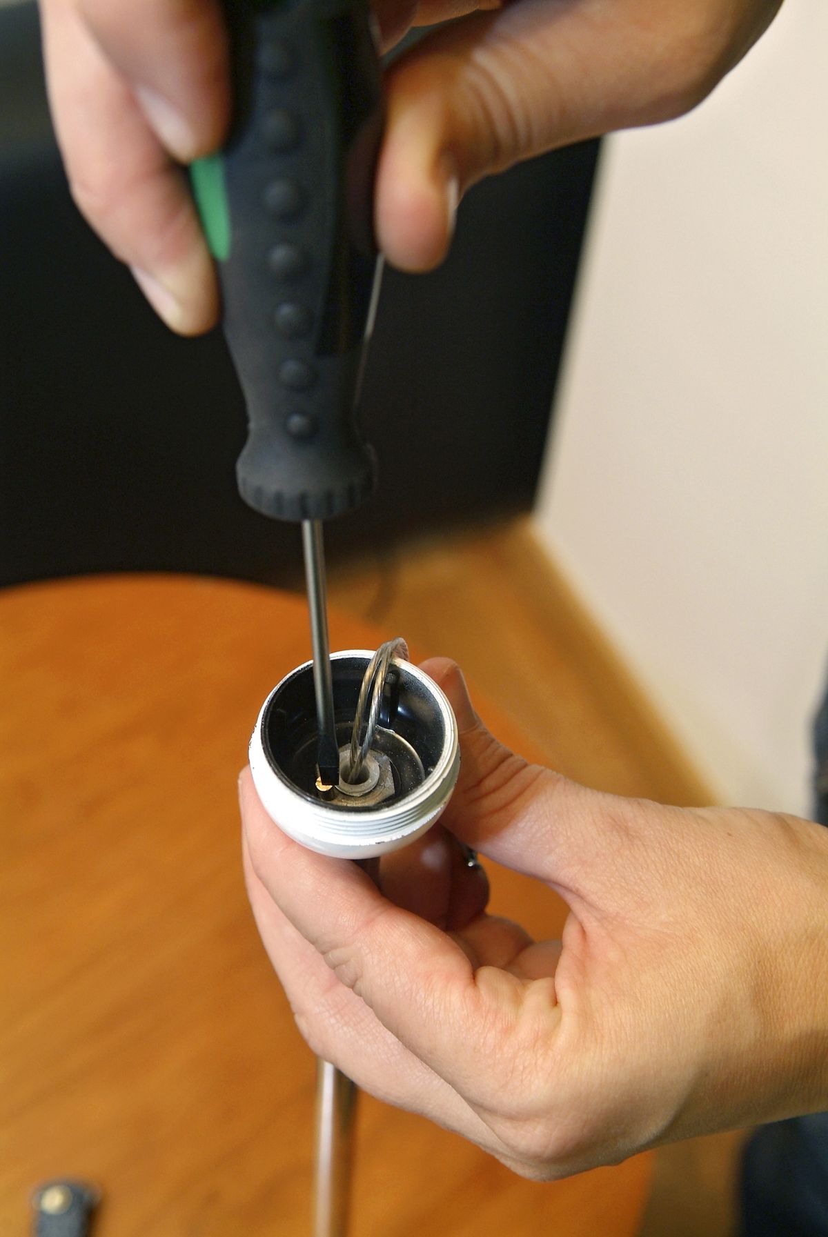 brico 0507 1 arreglo lampara mesita auxiliar paso 5