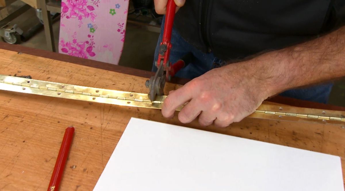 Armario para tabla de planchar oculta paso 7