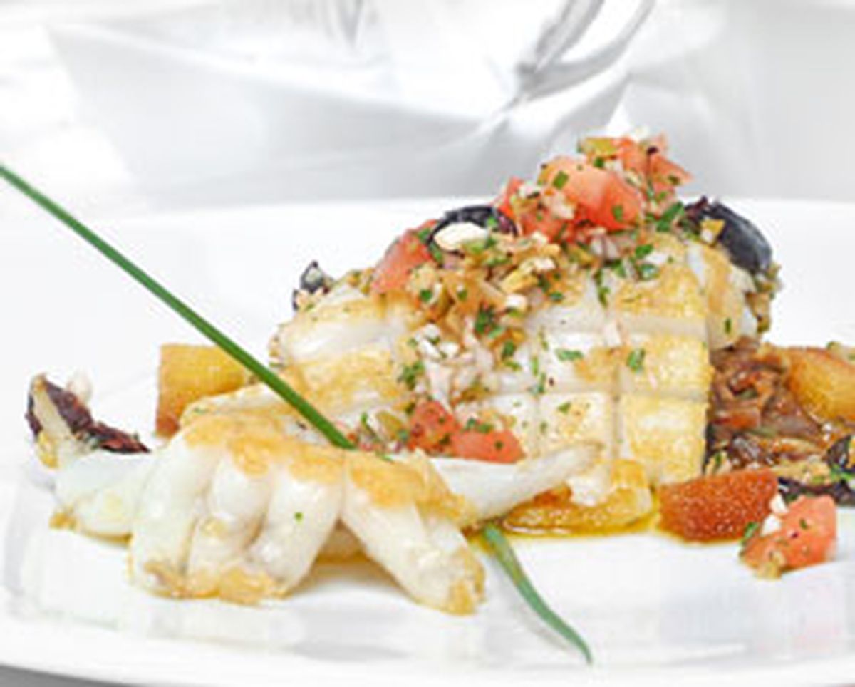 0011 sepia a la plancha con tomate y aceitunas l