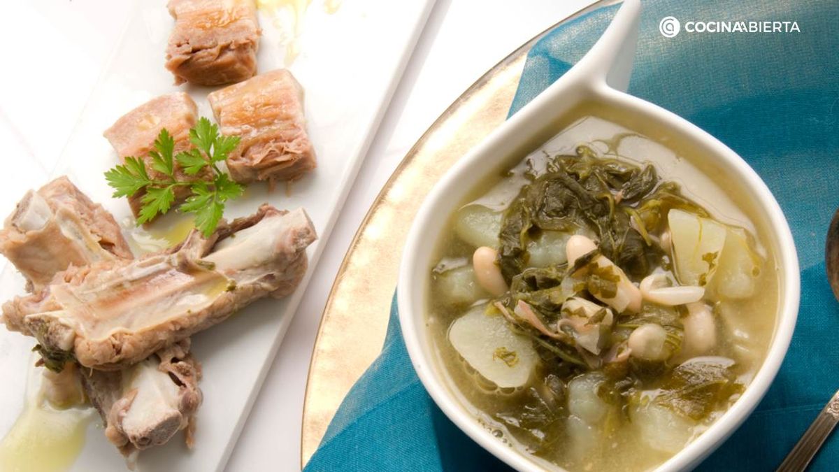 El caldo gallego es un reconfortante plato tradicional de Galicia