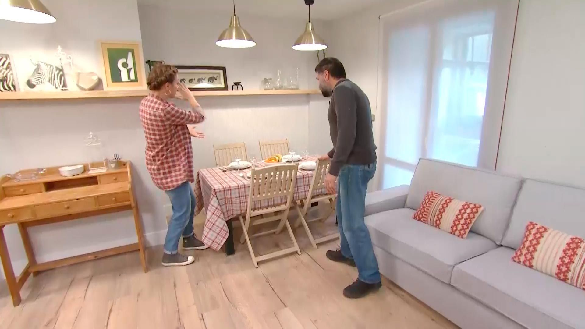 DEKO0718 decorar salon comedor con cocina abierta en madera paso10