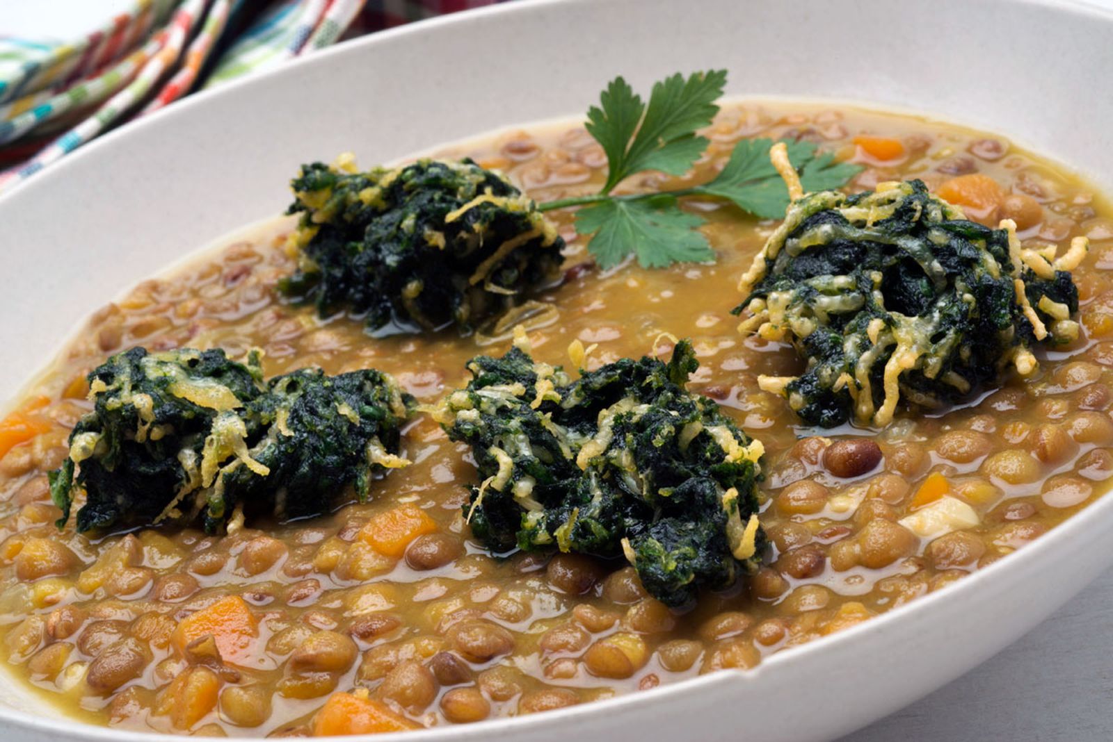 5275 Lentejas al azafrán con rocas de espinacas y queso (660) xl