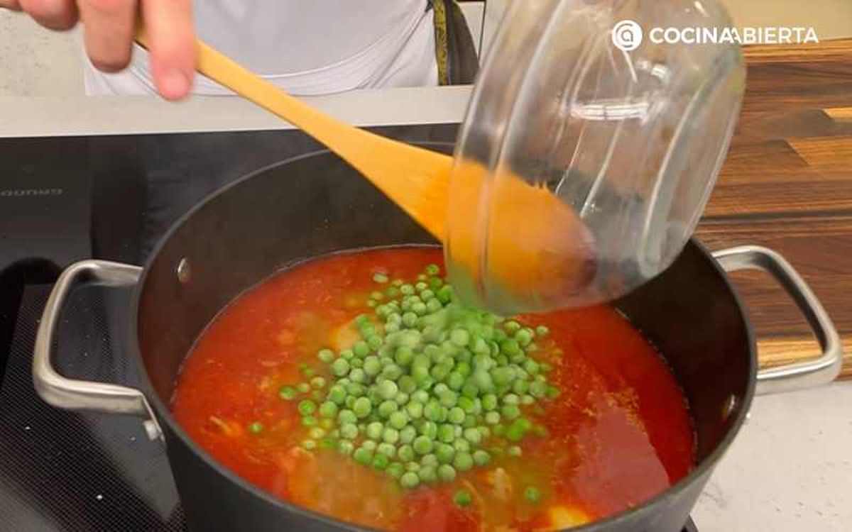 Añade los guisantes