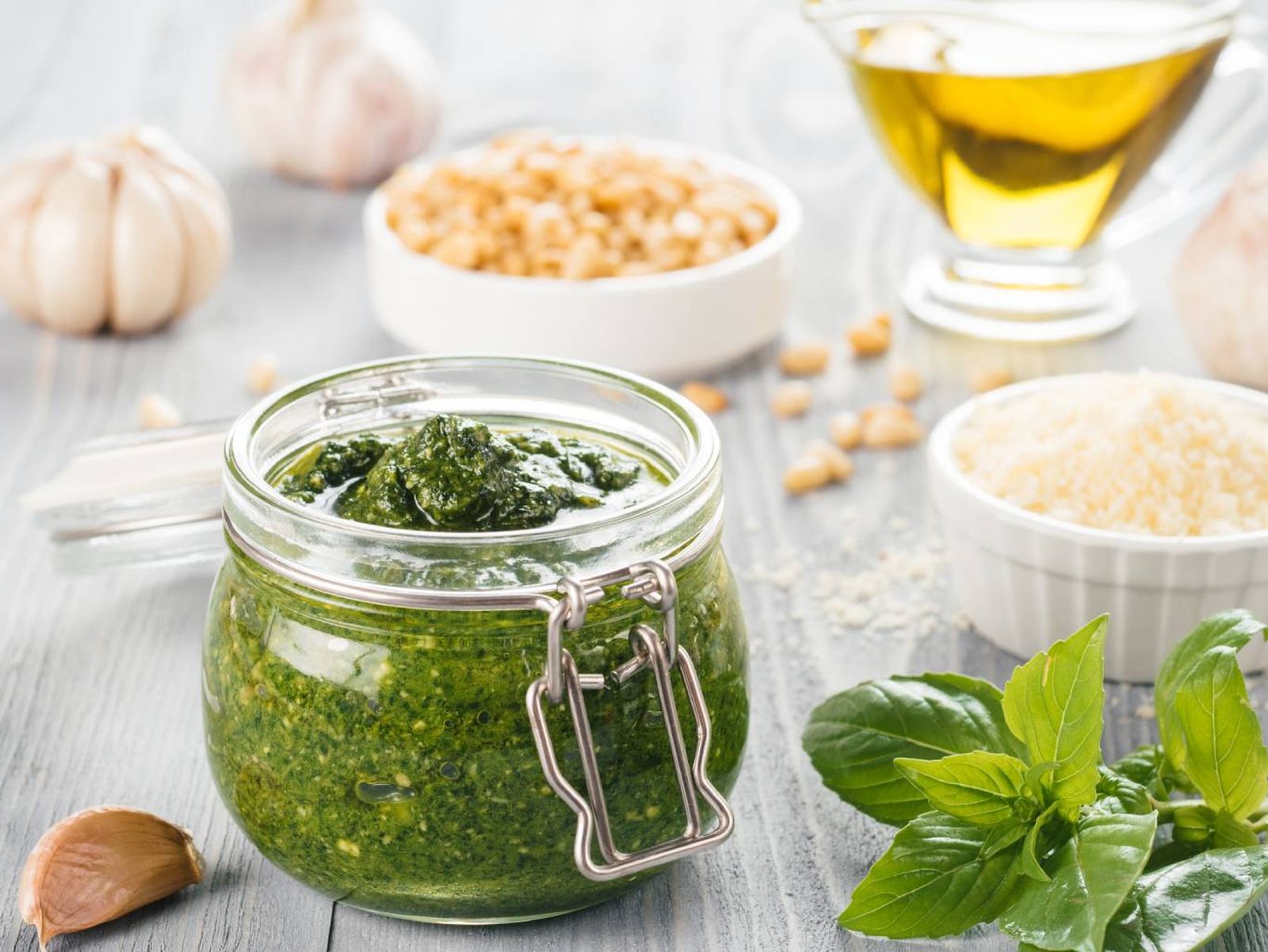 La salsa pesto es una de las salsas que mejor se congela y conserva todo su sabor.