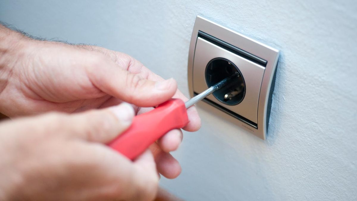 Bricomania 719 Cambiar embellecedores de mecanismos electricos p6