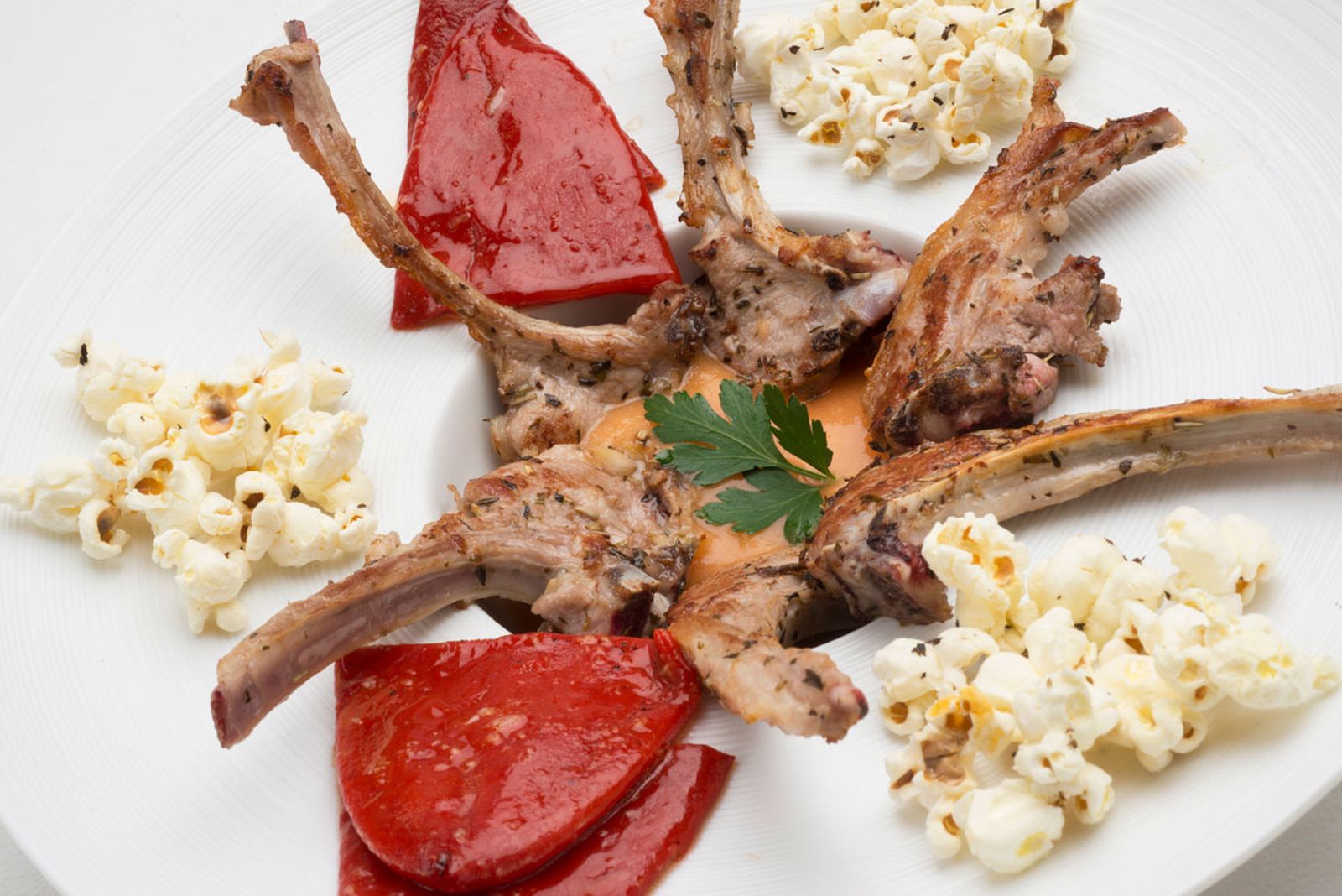 5568 1 Chuletillas de cordero con pimientos del piquillo (953) xl