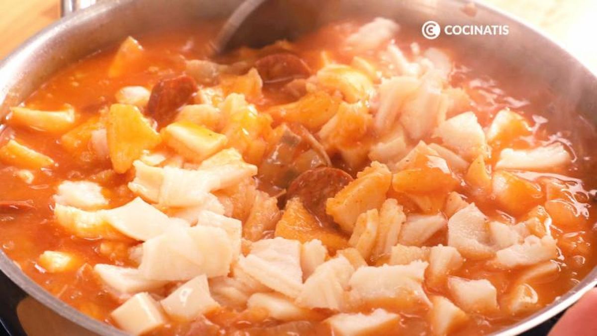 Agrega los callos cocidos y deja cocinar