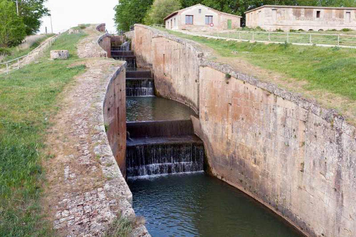 Bloqueo del canal de Castilla en Palencia