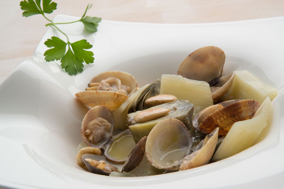 5479 1 Cardo con alcachofas y almejas (864) xl