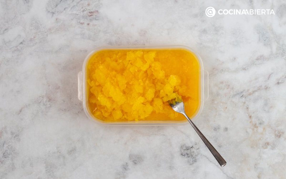 Remueve la mezcla con un tenedor