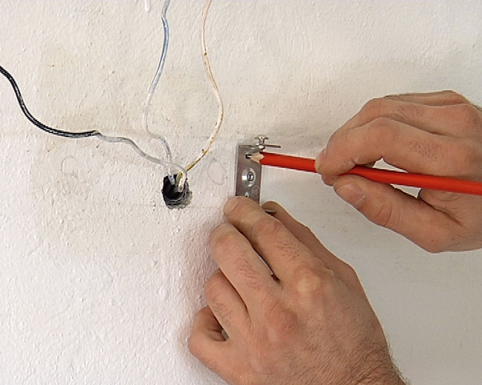 Cambiar aplique de pared paso 4