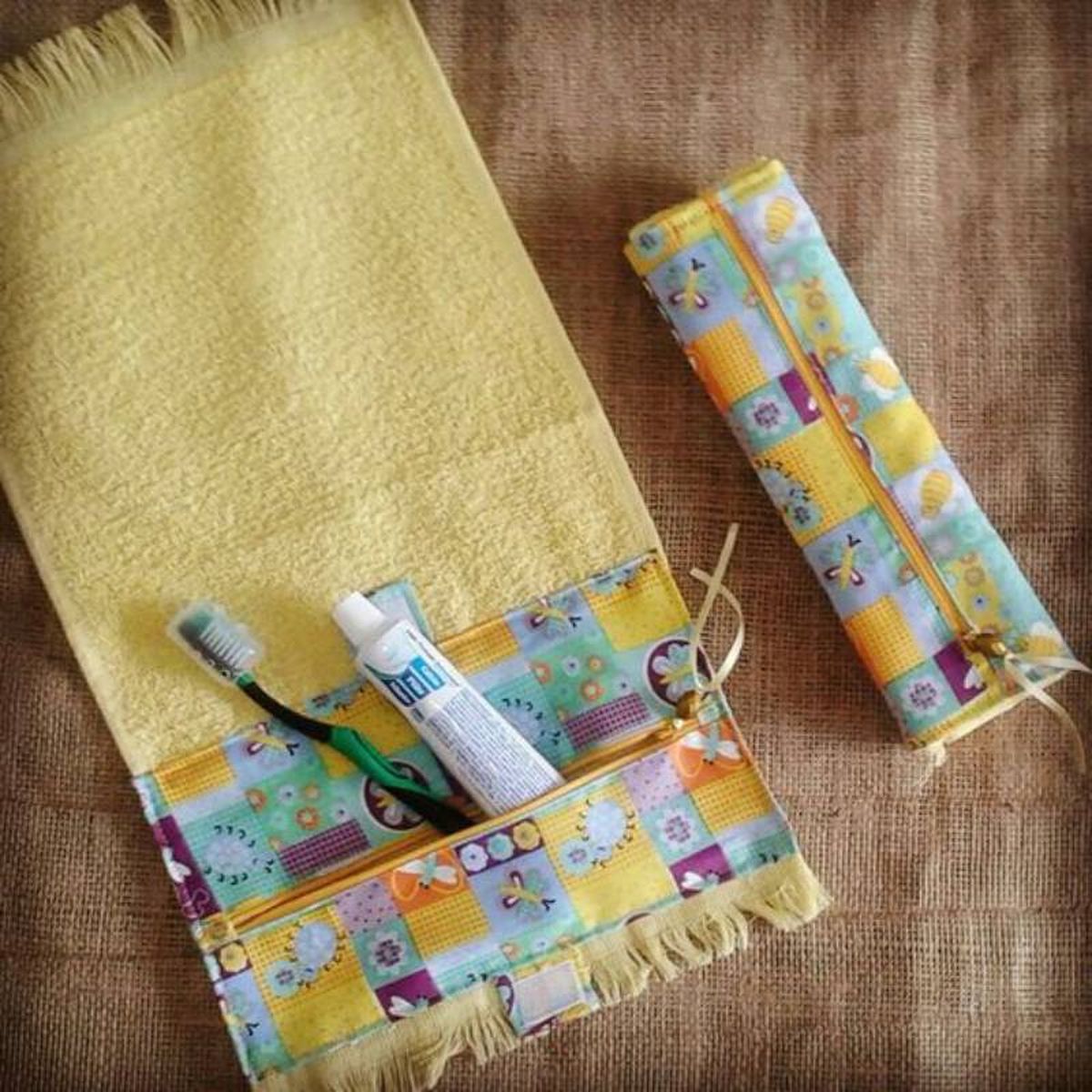 Toalla personalizada con bolsillo de patchwork.