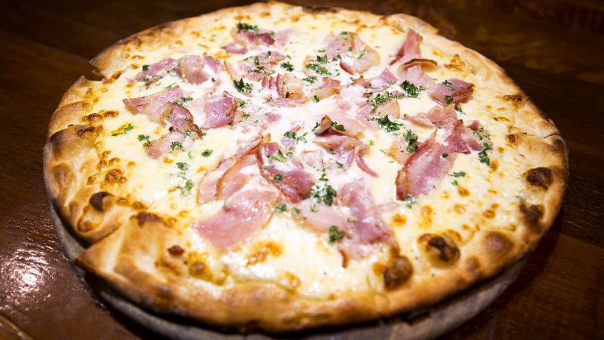 Pizza carbonara