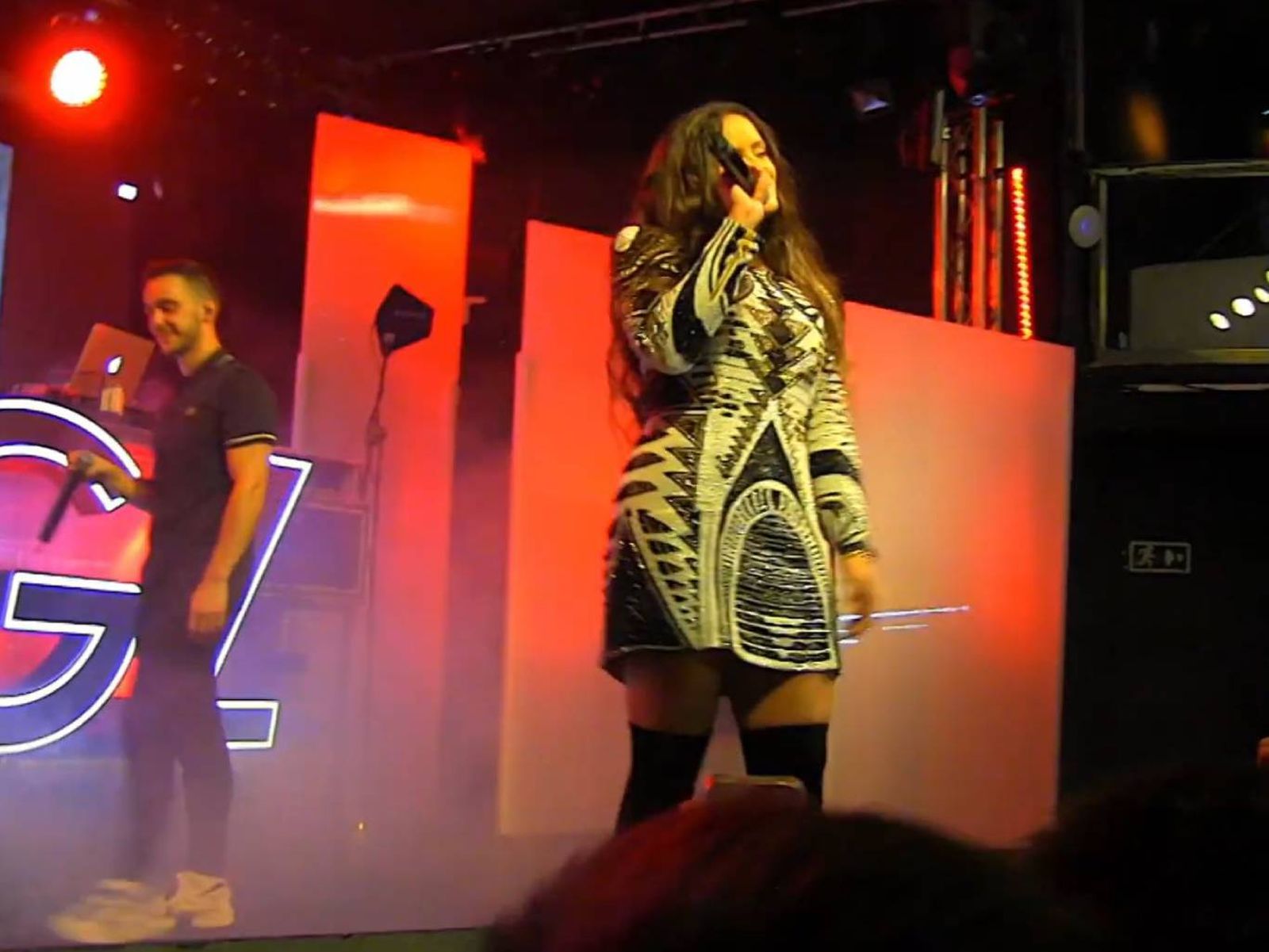 Rosalía ahorró para comprarse su primer Balmain que lució en un concierto con C. Tangana.