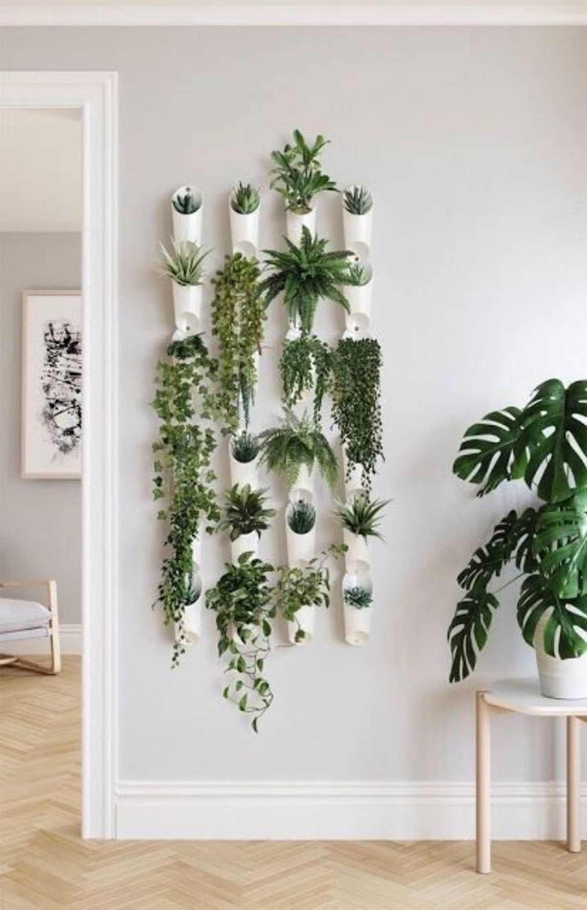 Transforma el salón renovando la decoración de las paredes 14