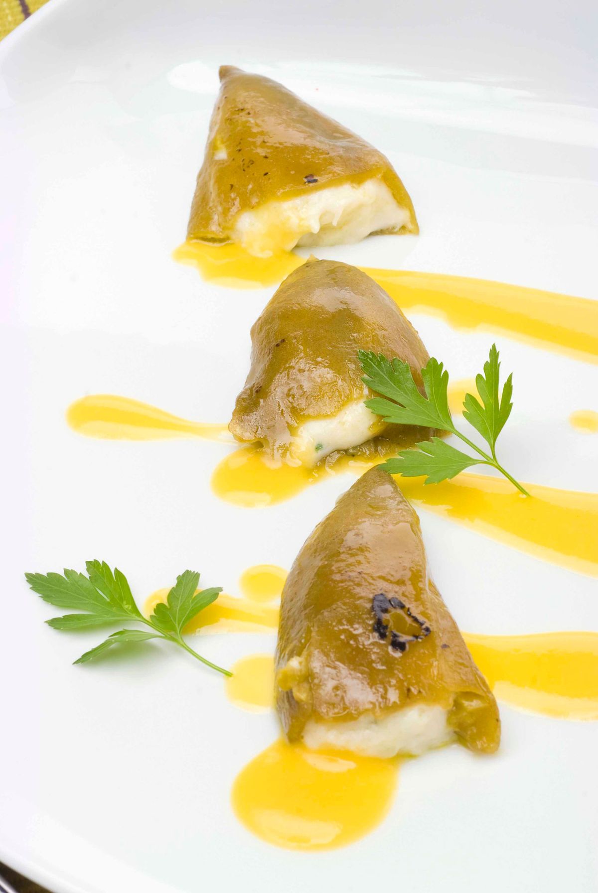 Piquillos verdes rellenos de bacalao