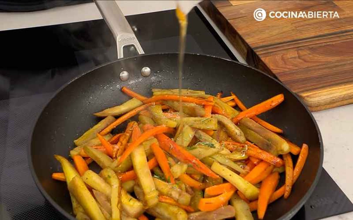 Carameliza las zanahorias y las berenjenas con miel