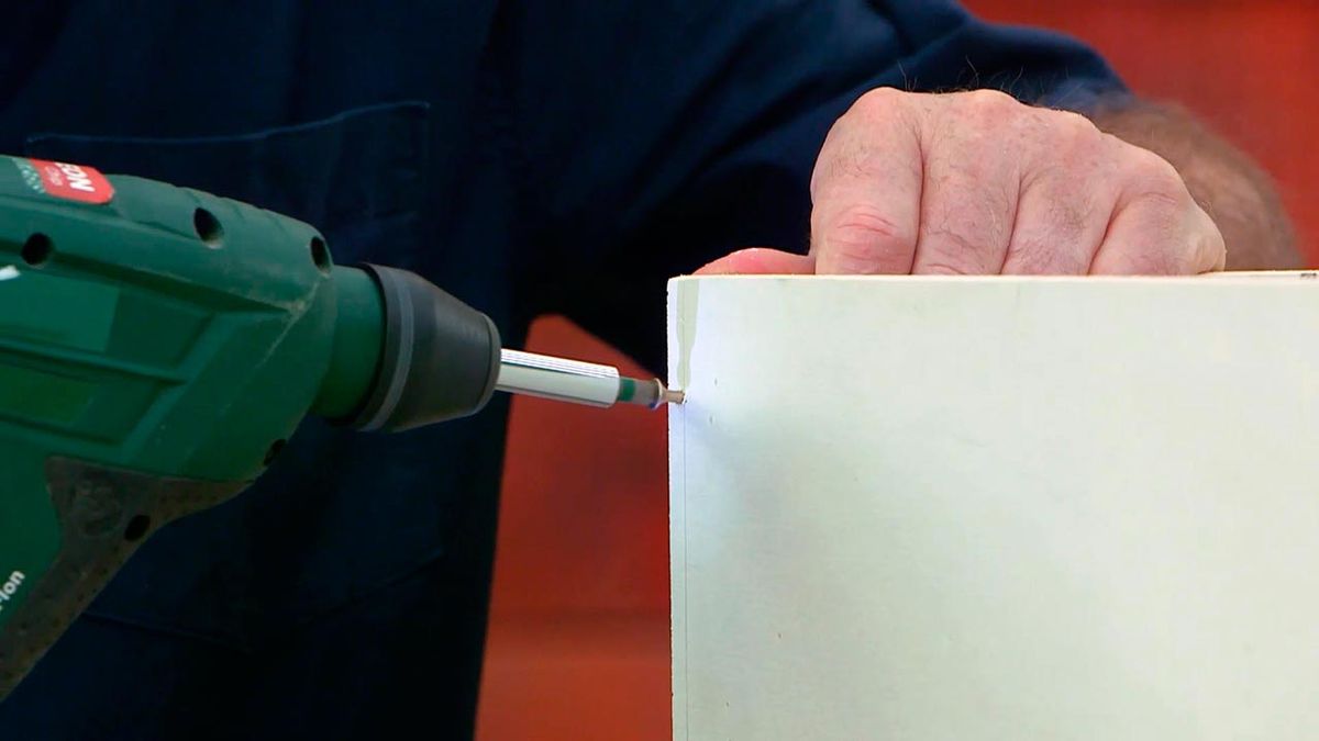 BRIC0953NV18 sofa bajo escalera paso6