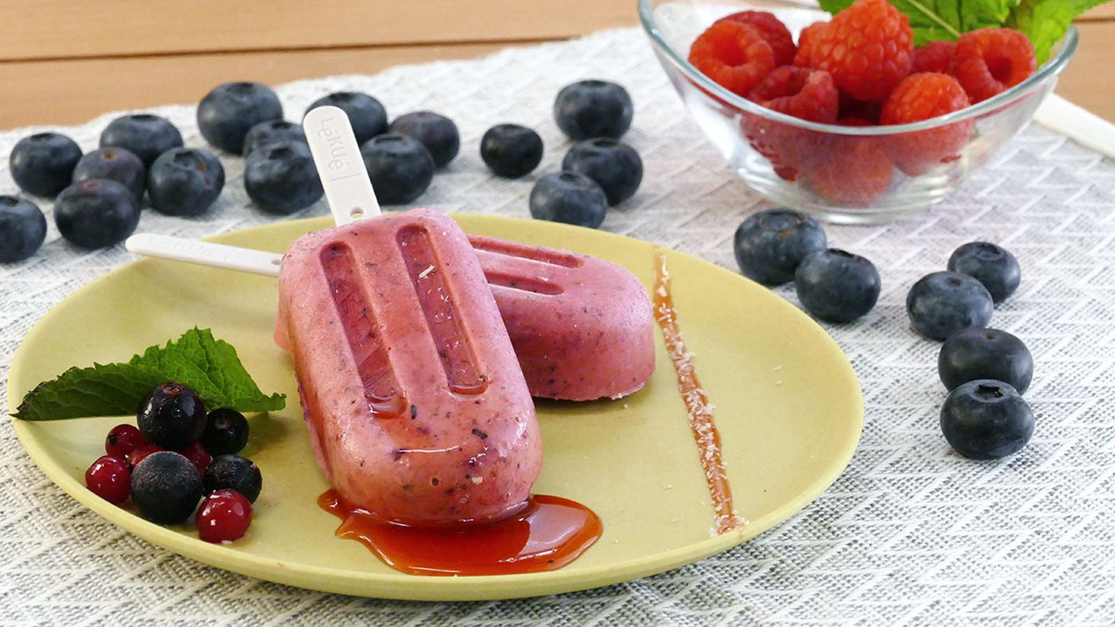 Receta de polos de frutos rojos y yogur natural