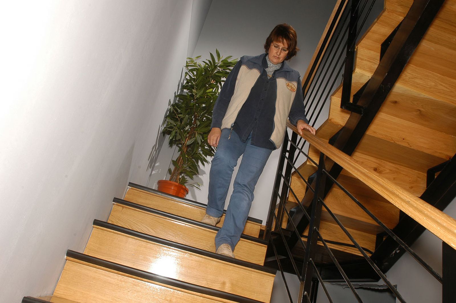 Cantonera antideslizante para escalera paso 6