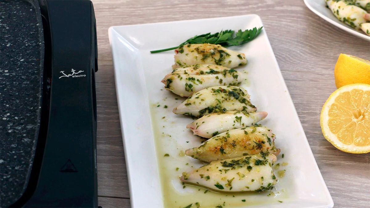 Receta de chipirones a la plancha con ajo y perejil  paso 4