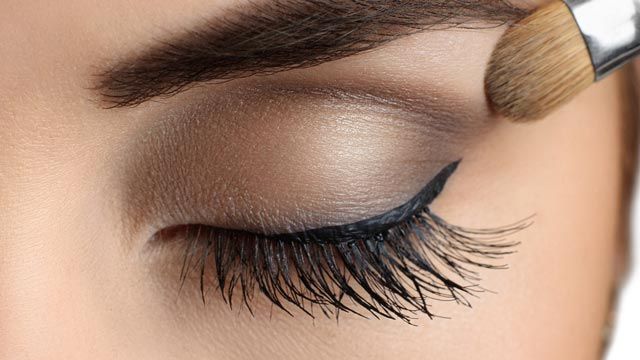 como aplicar sombras de ojos paso paso