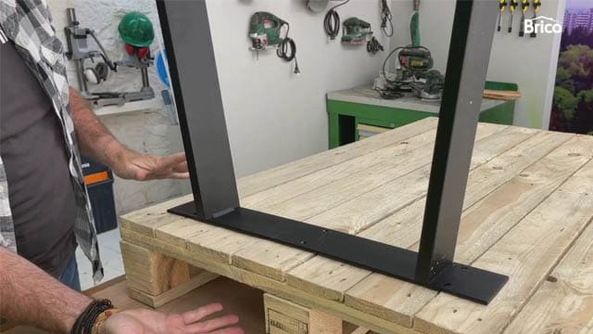 Bricomania 18 mesa alta con palets paso1