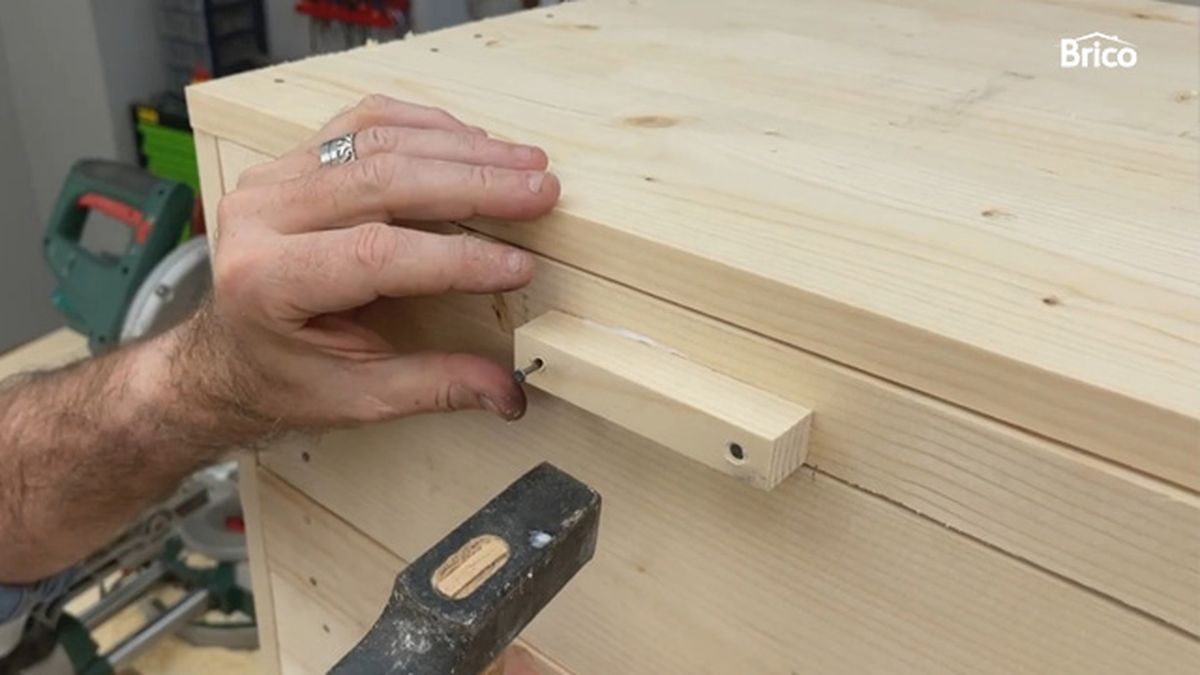 Como tunear una cómoda con madera paso 9