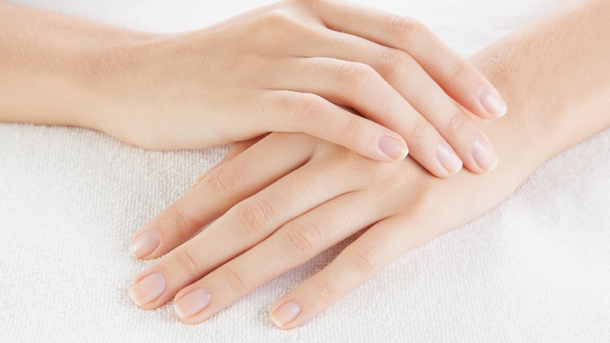 La tendencia nude milky también es conocida como soap nails