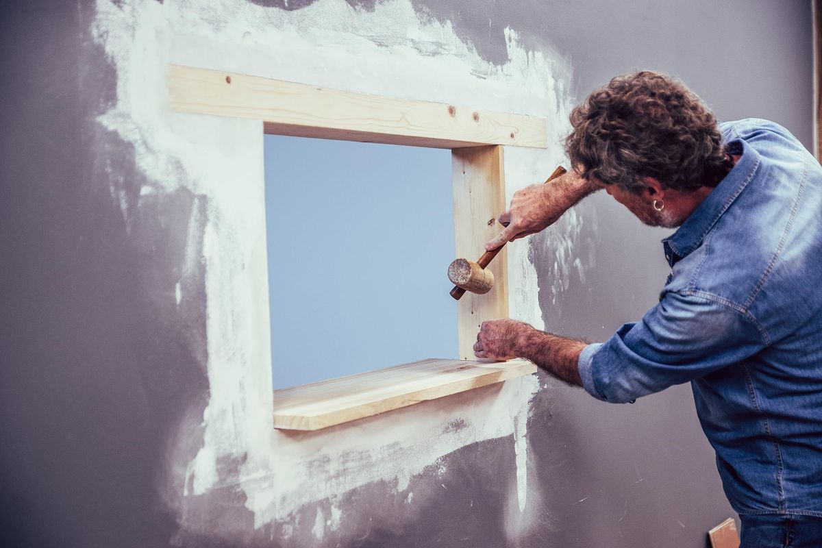 Cómo abrir un pasaplatos en la pared paso 8