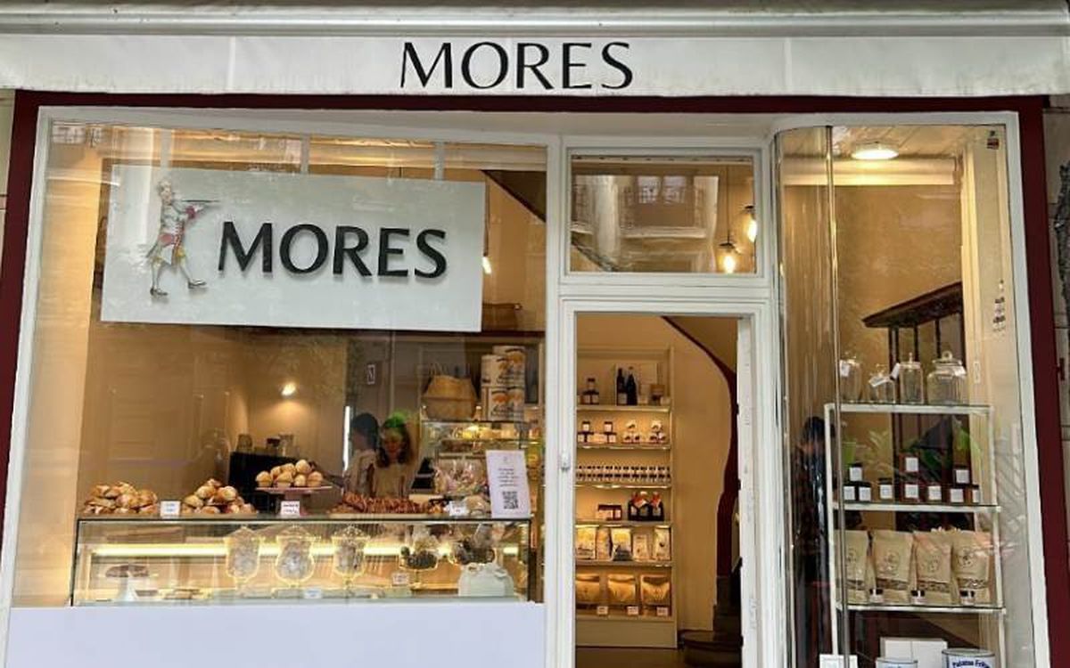 Mores nació en 2017 como obrador y desde 2022 tiene tienda física en el Barrio de Salamanca