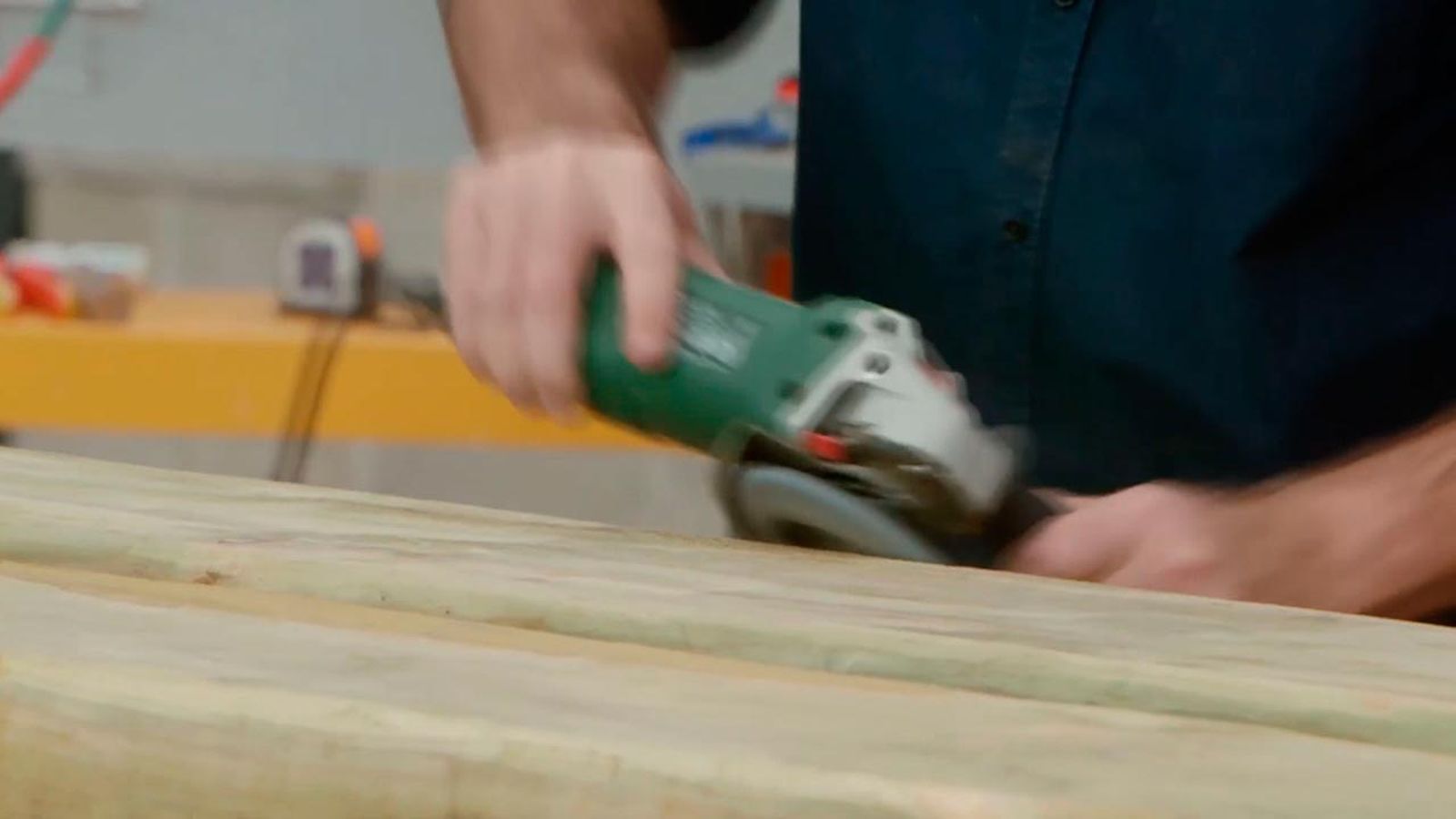 Cómo hacer bancos con traviesas de madera paso 4