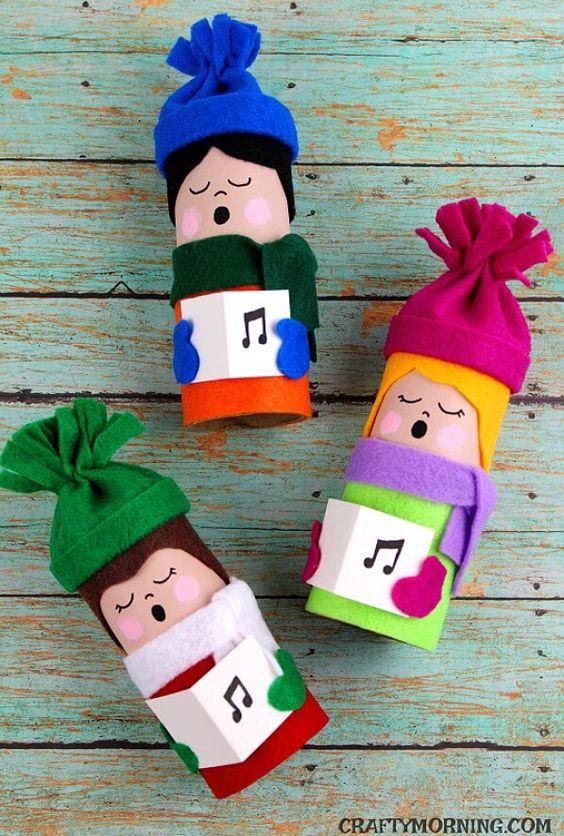 como hacer personajes navidenos con carton ninos cantando villancicos
