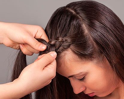 belleza peinados corona trenza paso1
