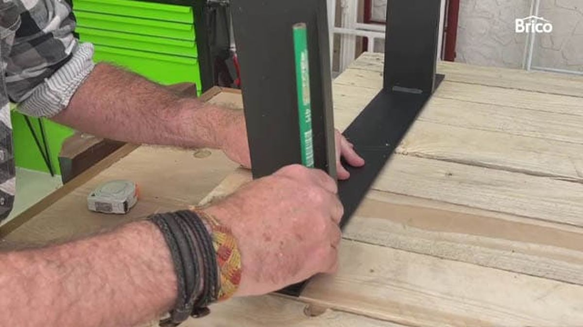 Bricomania 18 mesa alta con palets paso4