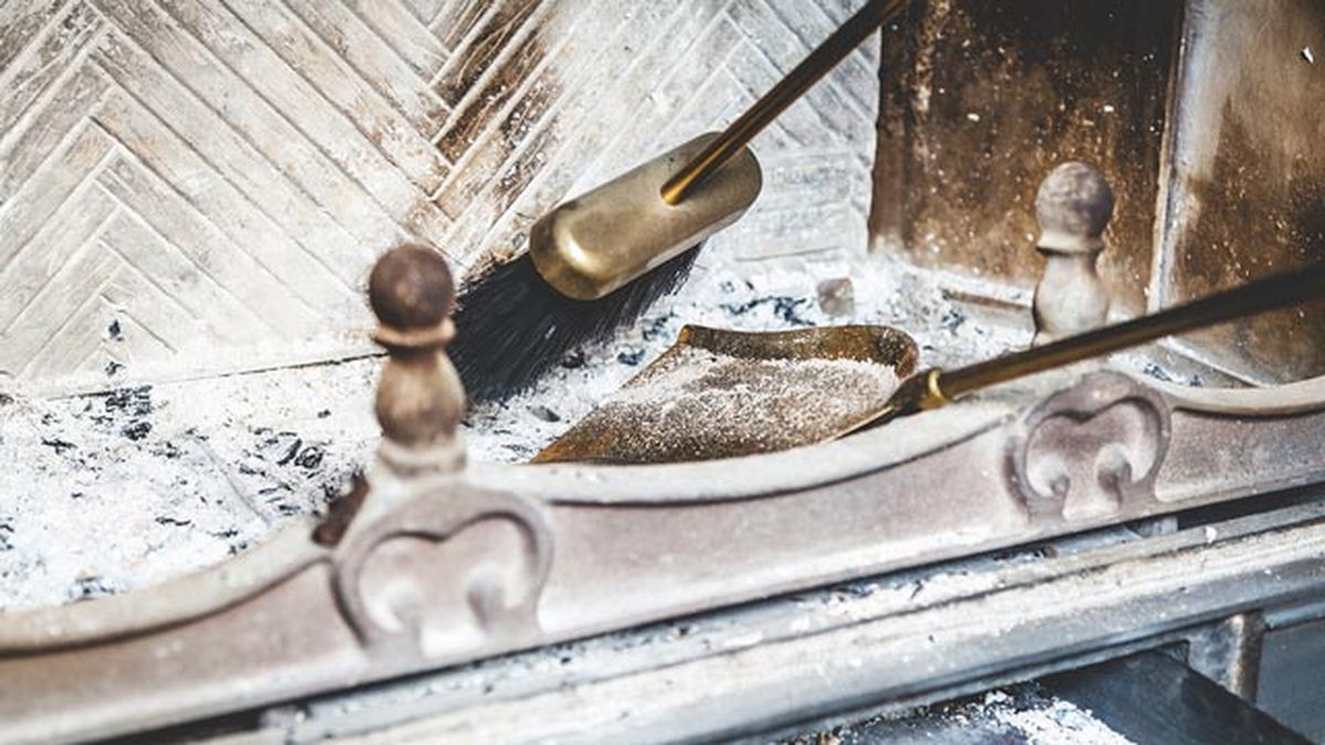 como limpiar deshollinar chimenea a fondo facilmente