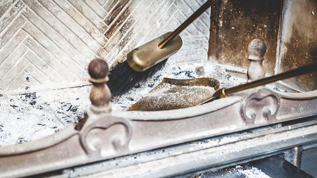 como limpiar deshollinar chimenea a fondo facilmente