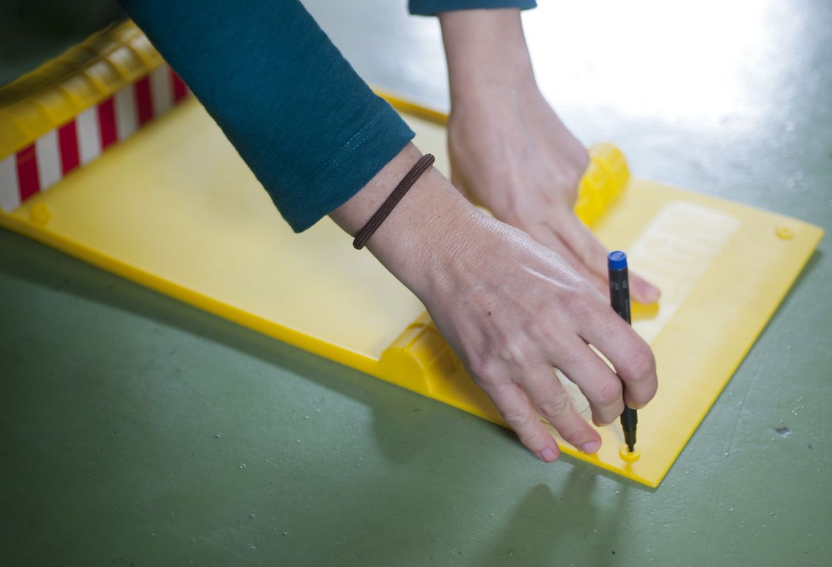 Bricomania 689 Topes para aparcamiento p2