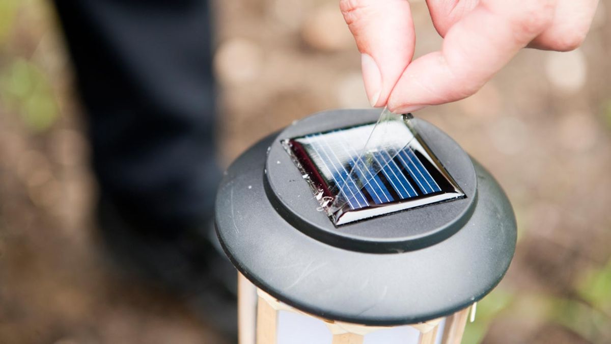 brico 0567 2 balizas jardin solares paso 6