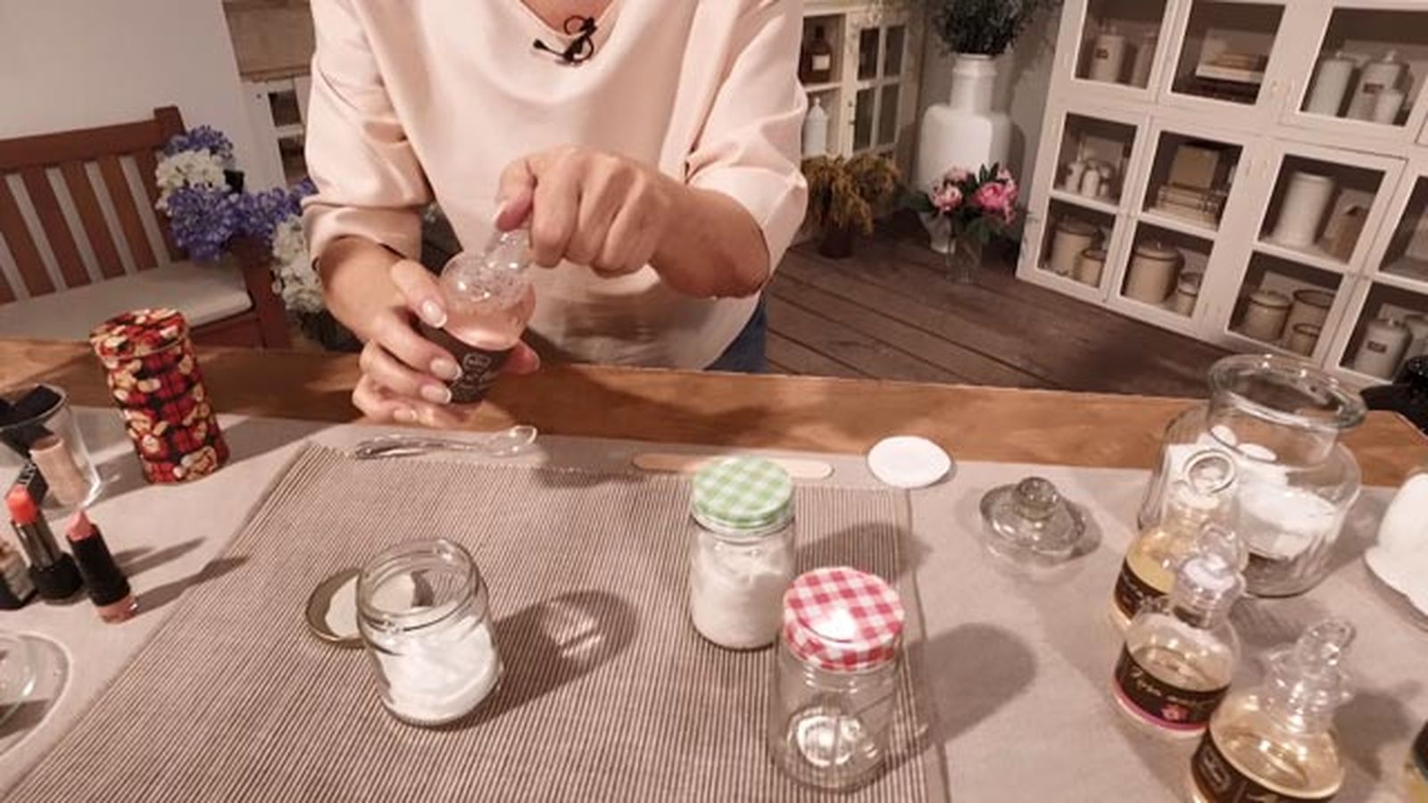 como hacer un limpiador facial casero agua rosas