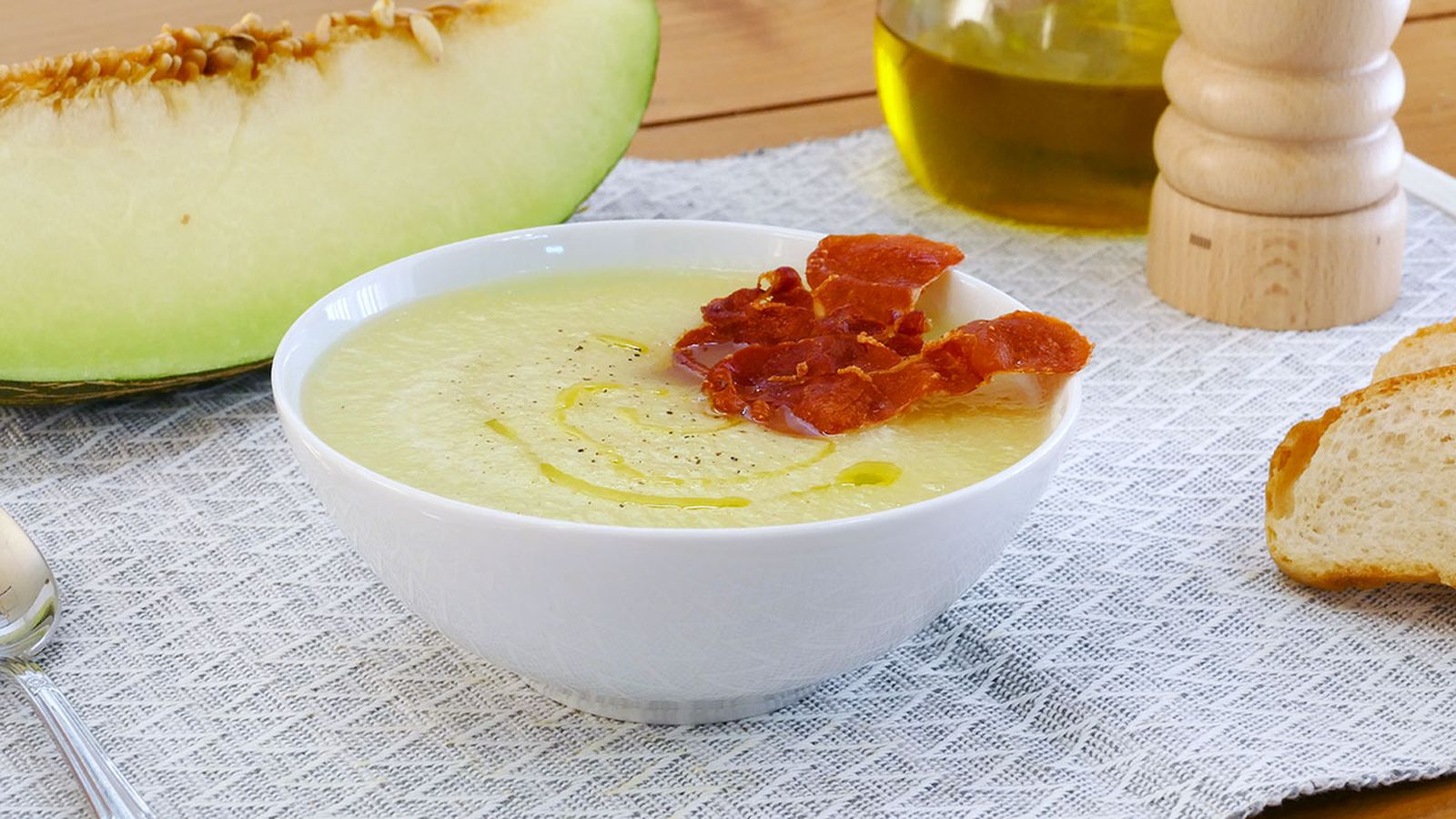Receta de crema fría de melón con jamón crujiente