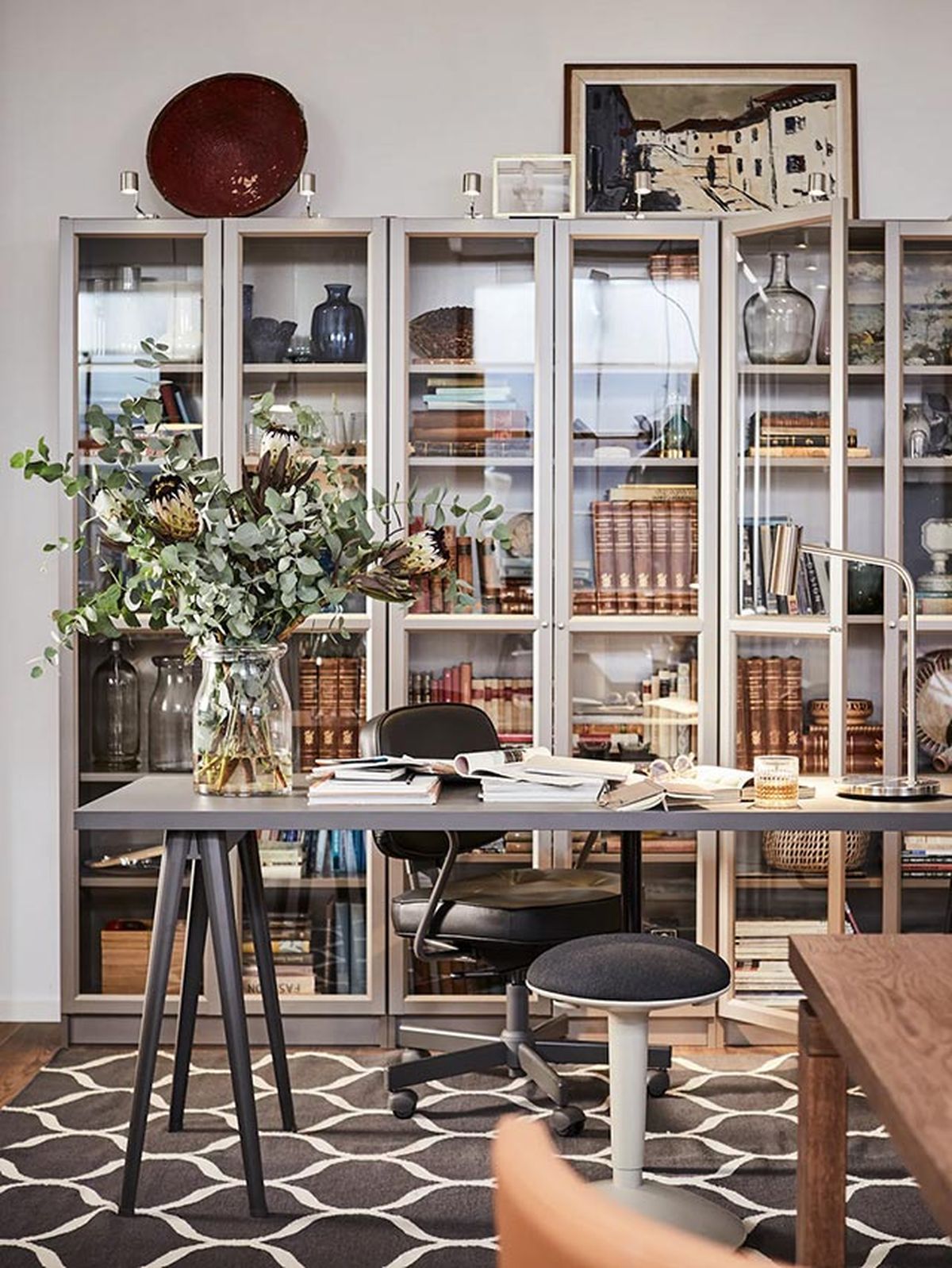 2 Estanterías de salón grandes aliadas para mantener el orden  2