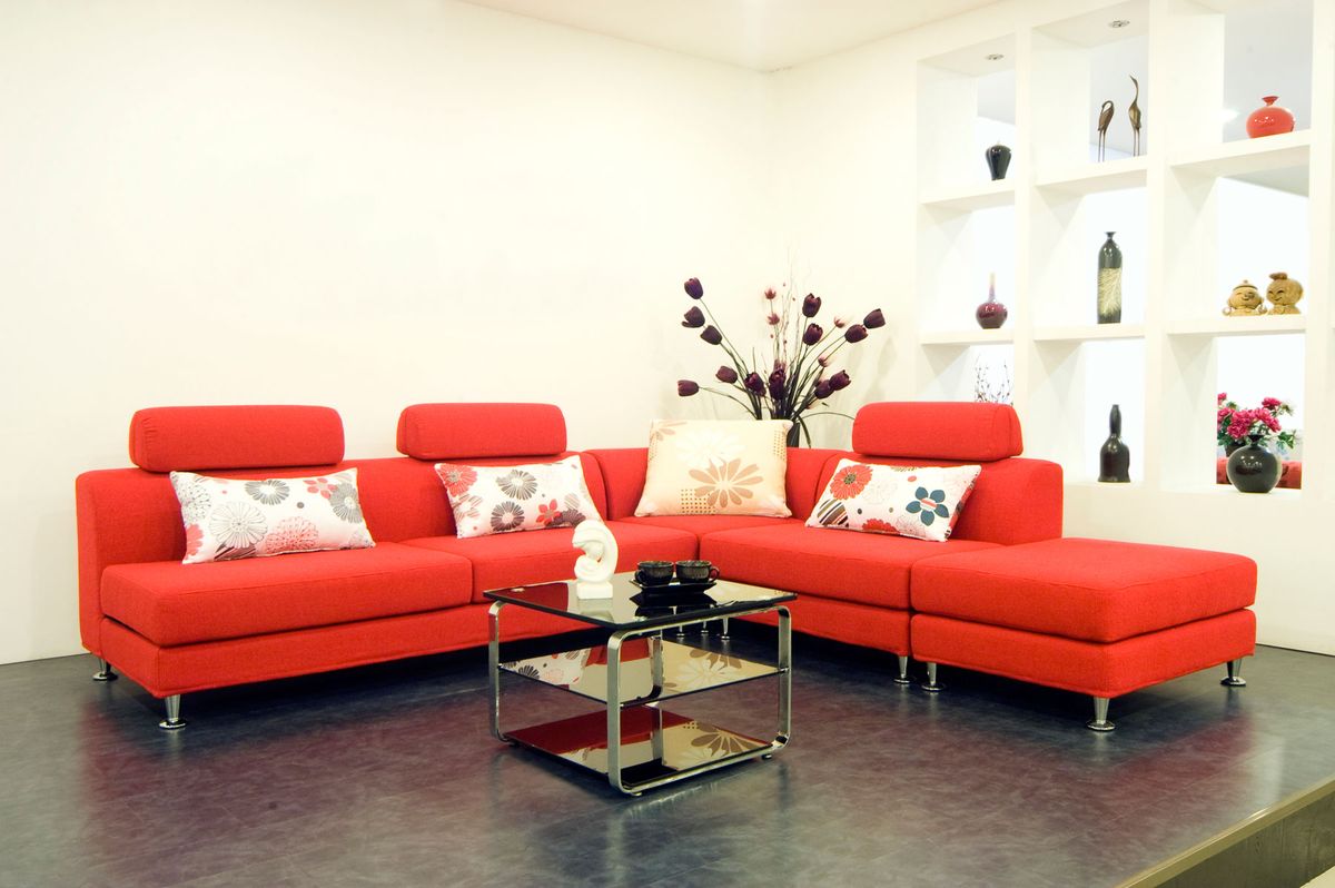 Combinar sofá de color rojo 2