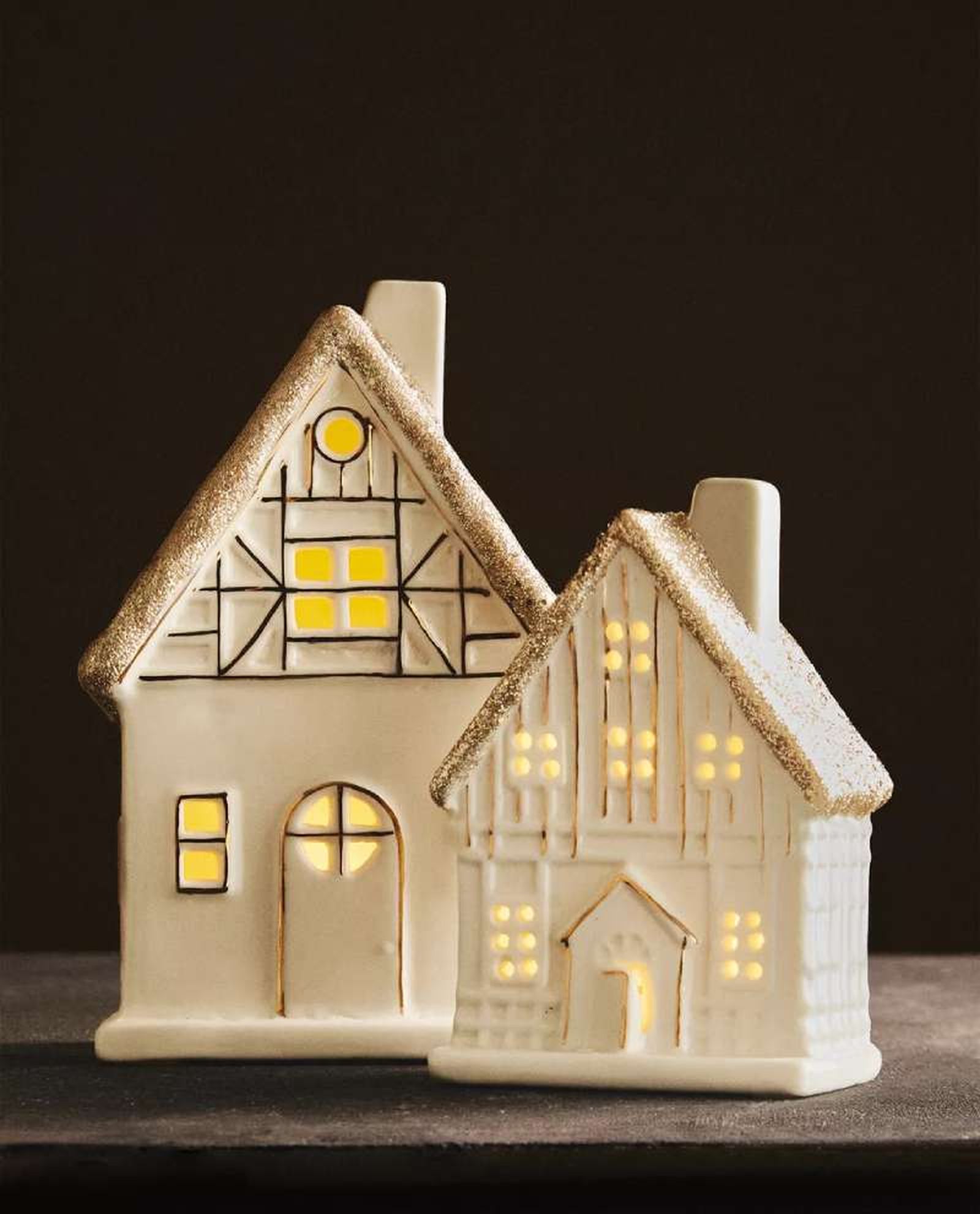Casitas de Navidad de cerámica con luz.