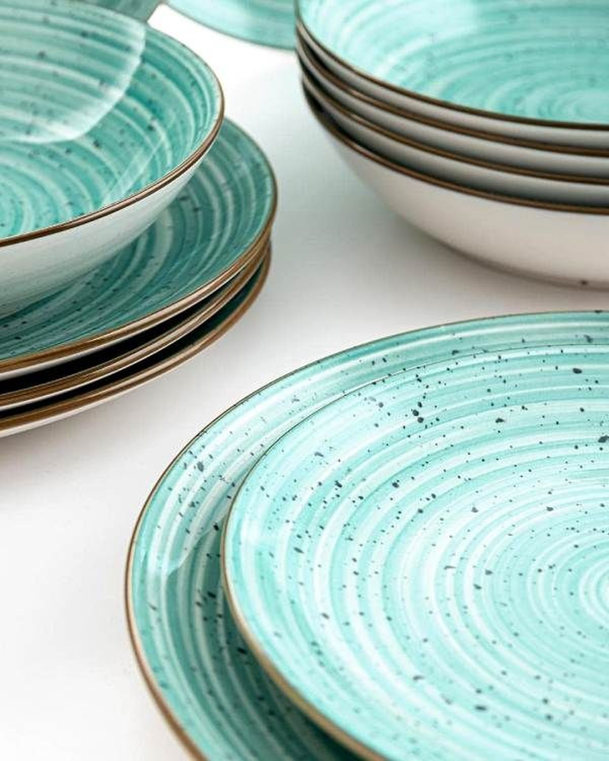 vajilla turquesa moderna